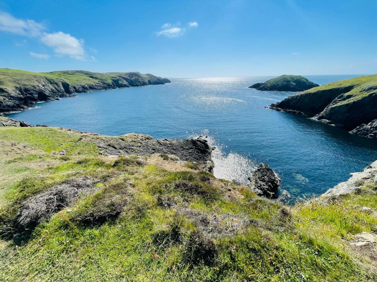 The Dairy @ Trefechan Wen Goodwick Esterno foto