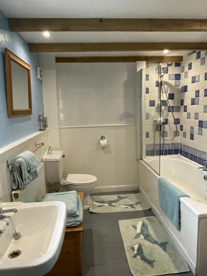The Dairy @ Trefechan Wen Goodwick Esterno foto