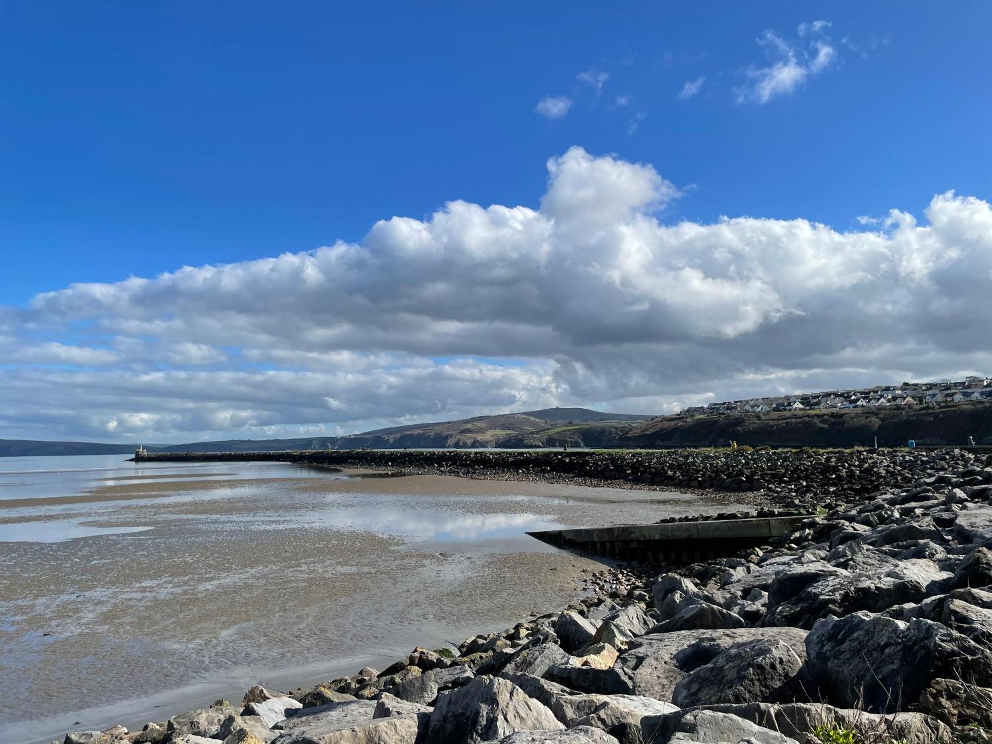 The Dairy @ Trefechan Wen Goodwick Esterno foto